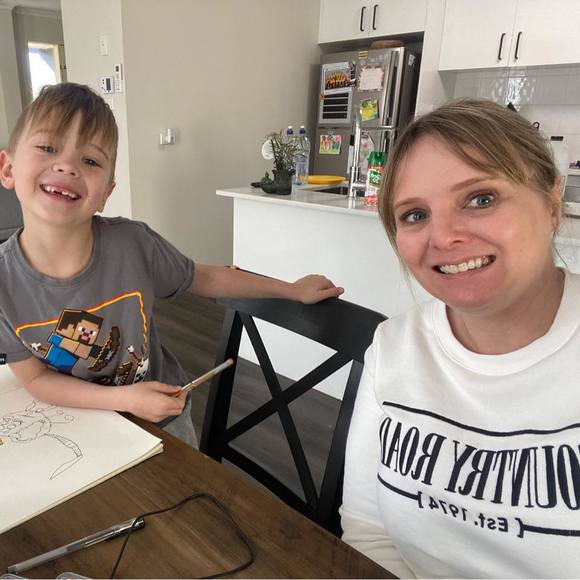 Meet your Posher, Amy - Picture 1 of 1